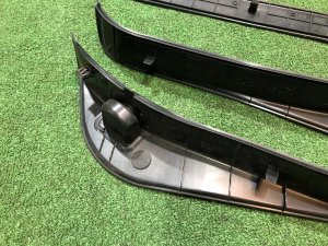 Frisos das embaladeiras SUBARU LEGACY OEM 94060AG070, 94060AG080, 94061AG080, 94061AG090 BP5 2004 BLACK 32J