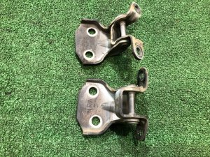 Bisagras de la puerta delantera derecha 60070AG0009P, 60070AG0109P SUBARU LEGACY