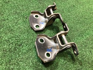 Dobradiças da porta dianteira direita SUBARU LEGACY OEM 60070AG0009P, 60070AG0109P BP5 2004 BLACK 32J