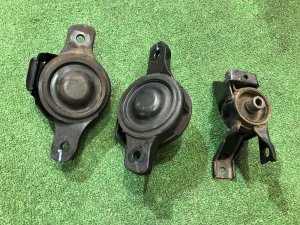 ยางแท่นเครื่อง 41022AG110, 41022AG120 SUBARU LEGACY