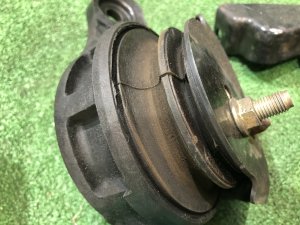 发动机支座 SUBARU LEGACY OEM 41022AG110, 41022AG120 BP5 2004 EJ20X AT