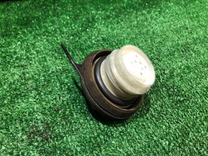 Tapón del depósito de combustible SUBARU LEGACY OEM 42031SA020 BP5 2004 BLACK 32J