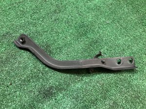 ขายึดอินเตอร์คูลเลอร์ SUBARU LEGACY OEM 21885AA260 BP5 2004