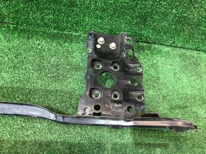 フロントバンパーレインフォースメント SUBARU FORESTER OEM 57712SA190, 57705SA031 SG5 2004