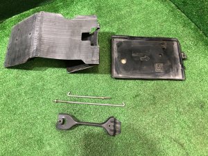 电瓶支架 82182AG001, 82123SA003, 82161AG011, 82122AJ001 SUBARU LEGACY