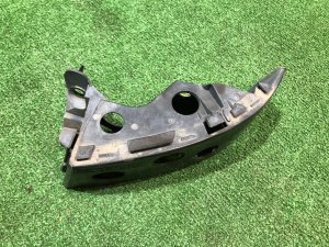Soporte derecho del parachoques trasero под стопом SUBARU LEGACY OEM 57707AJ120 BR9 BRG BRM 2011 White Pearl 37J