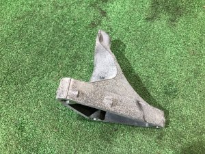 自动变速箱支架 SUBARU LEGACY OEM 30450AA021, 30450AA031 BR9 BRG BRM 2011