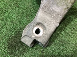 自动变速箱支架 SUBARU LEGACY OEM 30450AA021, 30450AA031 BR9 BRG BRM 2011