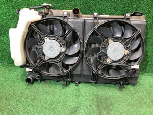 Радиатор двигателя SUBARU LEGACY OEM 45119AJ030 BR9 BRG BRM 2011 EJ255