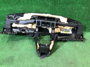仪表台 SUBARU LEGACY OEM 66050AJ000 BR9 BRG BRM 2011 White Pearl 37J