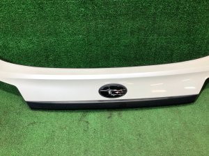 Tailgate trim SUBARU LEGACY OEM 91119AJ080WU BR9 2011 White Pearl 37J