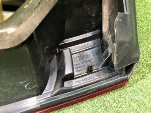 バックドアテールランプ левый SUBARU LEGACY OEM 84912AJ240 BR9 2011
