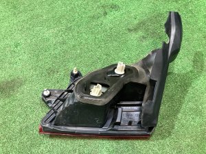 バックドアテールランプ левый SUBARU LEGACY OEM 84912AJ240 BR9 2011