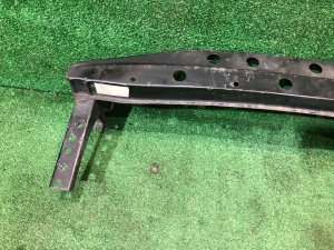 Refuerzo del parachoques trasero SUBARU LANCASTER OEM 57711AE040 BHE 2000 Beige 8L5