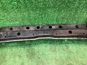 Refuerzo del parachoques trasero SUBARU LANCASTER OEM 57711AE040 BHE 2000 Beige 8L5
