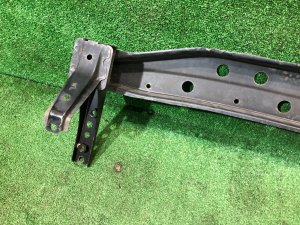 Refuerzo del parachoques trasero SUBARU LANCASTER OEM 57711AE040 BHE 2000 Beige 8L5