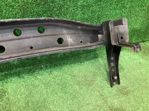 Refuerzo del parachoques trasero SUBARU LANCASTER OEM 57711AE040 BHE 2000 Beige 8L5