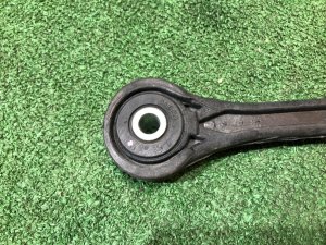 Apoio da caixa automática SUBARU WRX STI OEM 41040FE000 VAB 2015 EJ20Y MT6