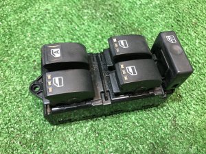 Módulo dos vidros elétricos 84820-B2440 DAIHATSU TANTO