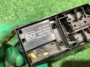 กล่องควบคุมกระจกไฟฟ้า DAIHATSU TANTO OEM 84820-B2440 LA600S 2017 KF