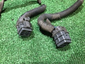 ปลั๊กไฟหน้า SUBARU LANCASTER OEM 84952AE020 BHE 2000