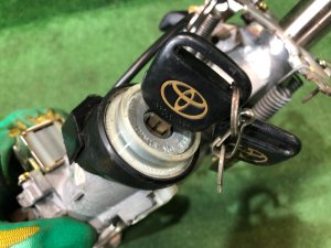 Рулевая колонка + замок зажигания с ключами TOYOTA LAND CRUISER 100 OEM 45250-60550, 85432-60050 J100