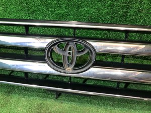 Grelha do radiador 2й рестайлинг 2005-2007г TOYOTA LAND CRUISER OEM 53101-60260, 53101-60967 J100