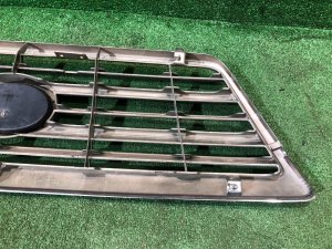 Решетка радиатора TLC Cygnus 1й рестайлинг 2002-2005г TOYOTA LAND CRUISER CYGNUS OEM 53111-60470 J100