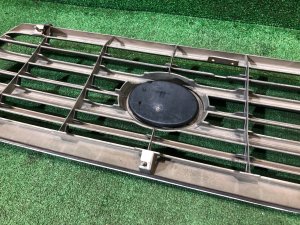 Решетка радиатора TLC Cygnus 1й рестайлинг 2002-2005г TOYOTA LAND CRUISER CYGNUS OEM 53111-60470 J100