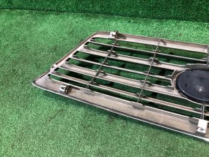 Решетка радиатора TLC Cygnus 1й рестайлинг 2002-2005г TOYOTA LAND CRUISER CYGNUS OEM 53111-60470 J100