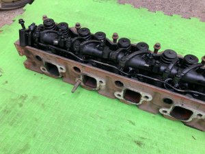 Left cylinder head с коромыслом! ISUZU GIGA OEM 1-11110-833-0 CXZ82K1D 2007 12PE1