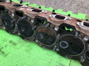 Left cylinder head с коромыслом! ISUZU GIGA OEM 1-11110-833-0 CXZ82K1D 2007 12PE1