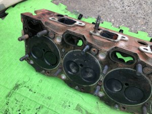 Left cylinder head с коромыслом! ISUZU GIGA OEM 1-11110-833-0 CXZ82K1D 2007 12PE1