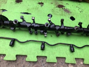 Left cylinder head с коромыслом! ISUZU GIGA OEM 1-11110-833-0 CXZ82K1D 2007 12PE1
