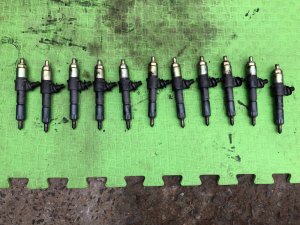 Inyectores +стаканы ISUZU GIGA OEM 1-15300-406-0, 105118-8090 CXZ82K1D 2007 12PE1