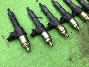 Inyectores +стаканы ISUZU GIGA OEM 1-15300-406-0, 105118-8090 CXZ82K1D 2007 12PE1