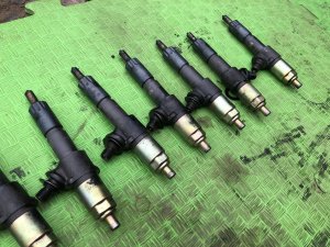 Inyectores +стаканы ISUZU GIGA OEM 1-15300-406-0, 105118-8090 CXZ82K1D 2007 12PE1