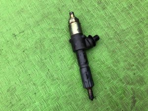 Inyectores +стаканы ISUZU GIGA OEM 1-15300-406-0, 105118-8090 CXZ82K1D 2007 12PE1