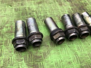 Inyectores +стаканы ISUZU GIGA OEM 1-15300-406-0, 105118-8090 CXZ82K1D 2007 12PE1