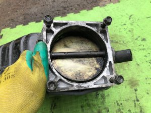 Throttle body с резонатором ISUZU GIGA OEM 1-14210-184-1, 1-14230-143-0, 1-14230-152-0 CXZ82K1D 2007 12PE1