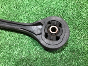 Apoio superior da caixa SUBARU EXIGA OEM 41040FE000 YA5 2009 EJ205 AT